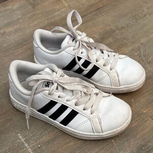 Adidas Cloudform kid’s sneakers